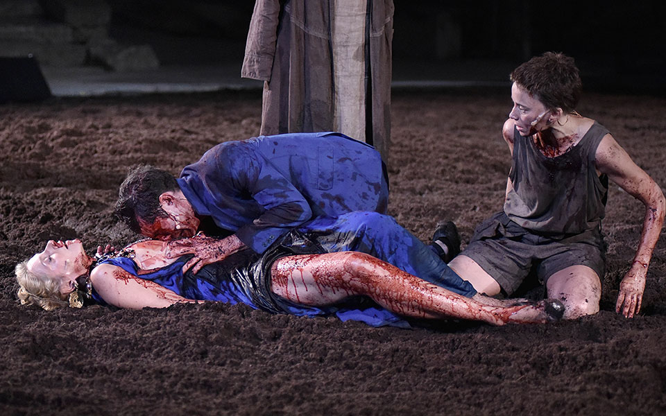 Η Επίδαυρος κυλίστηκε στη βία-1