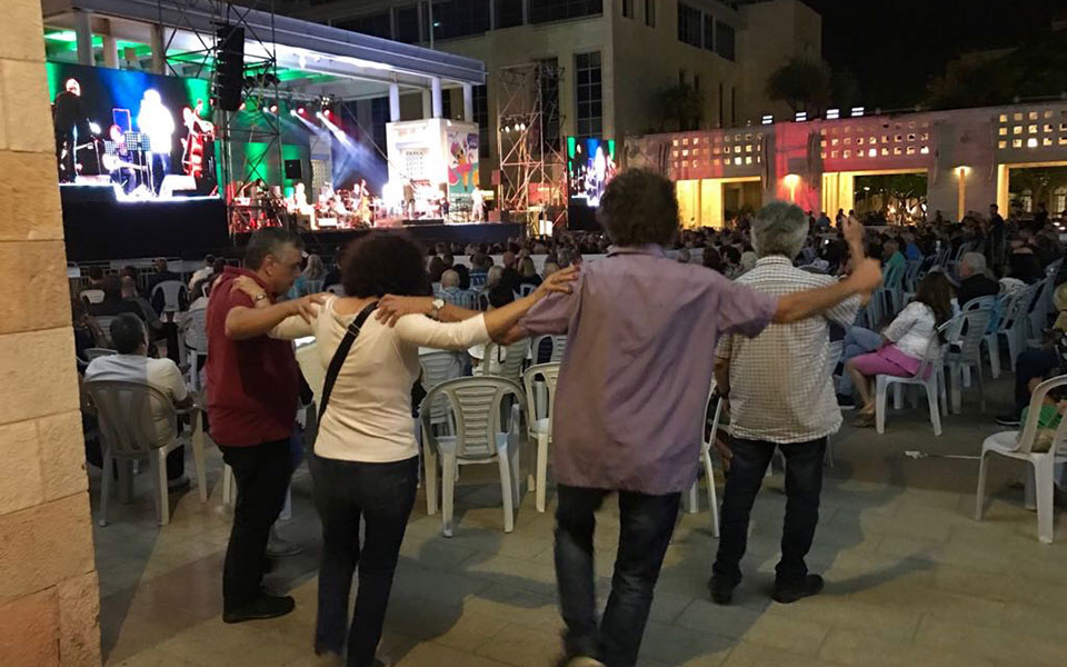 Αποθέωση για τον Σταύρο Ξαρχάκο στην Ιερουσαλήμ, σε μια συναυλία-σταθμό-2