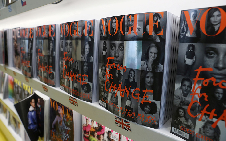 «Ξεπούλησε» η βρετανική Vogue που επιμελήθηκε η Μέγκαν Μαρκλ (φωτογραφίες)-2