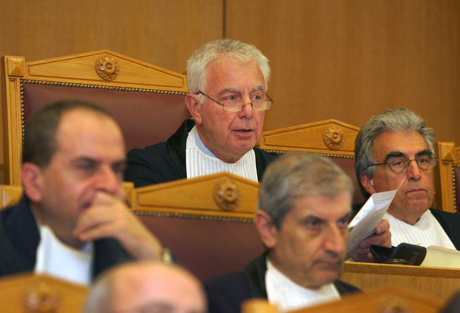 Ο αντιπρόεδρος που ακούει Μπαχ-1