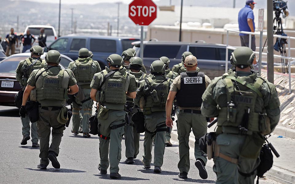 Συγκλονίζει η διπλή τραγωδία στις ΗΠΑ: 30 νεκροί μέσα σε λίγες ώρες από δύο επιθέσεις ενόπλων-3