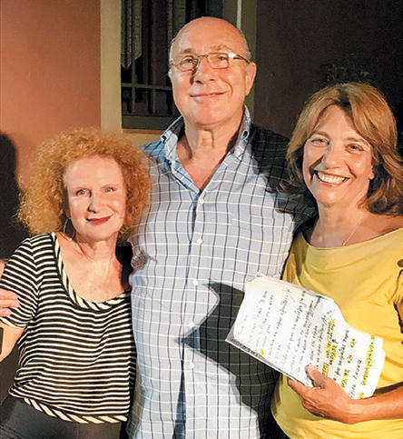 Μια θερμή, παρηγορητική αγκαλιά: «Οι φίλοι δεν χάνονται/ μονάχα κοιμούνται»-1