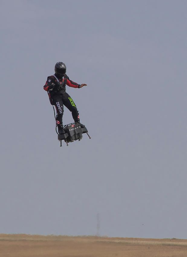 Η ZENITH καλωσορίζει στην οικογένειά της τον ιπτάμενο εφευρέτη Franky Zapata-1