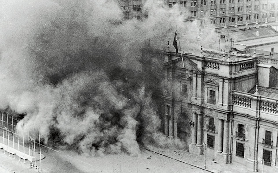 Ο στρατός ανατρέπει τον Αλιέντε-1