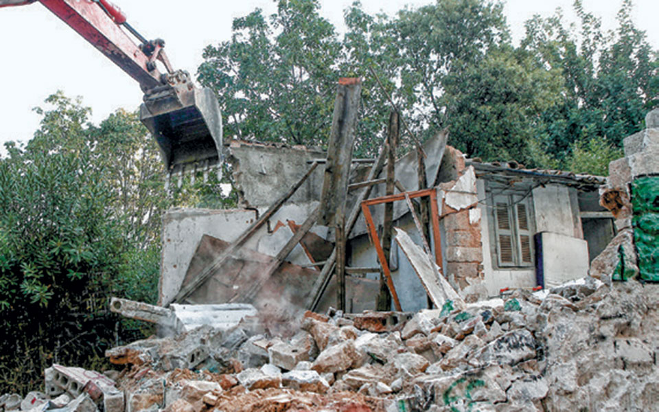 Γόρδιος δεσμός η εγκατάλειψη κτιρίων-1