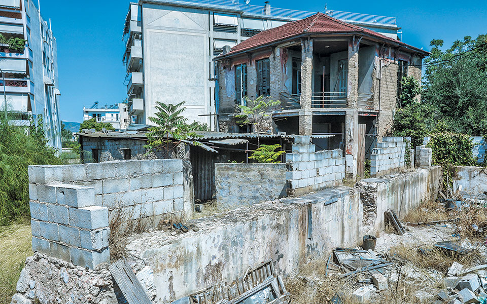 Γόρδιος δεσμός η εγκατάλειψη κτιρίων-4
