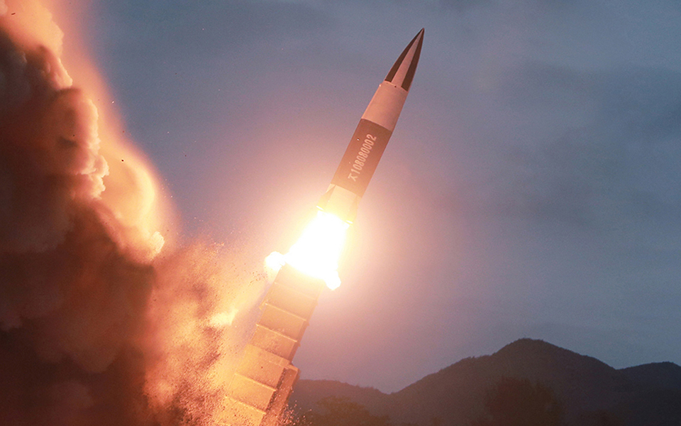 Ο Κιμ Γιονγκ Ουν επιθεώρησε τη δοκιμή ενός «νέου όπλου» (φωτογραφίες)-3