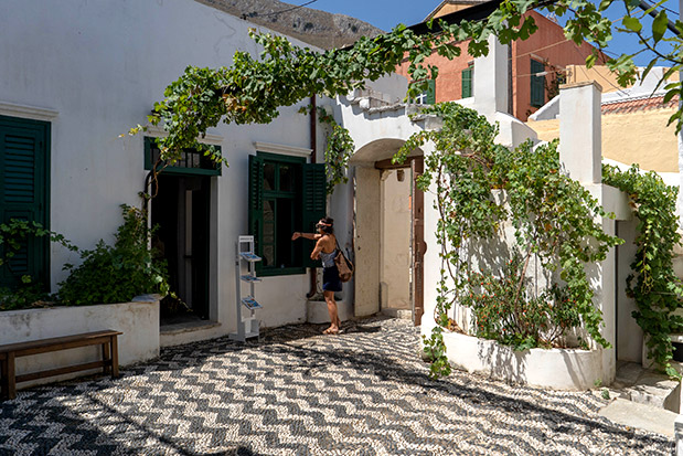 Σύμη: Ισχυρό Brand Name-6