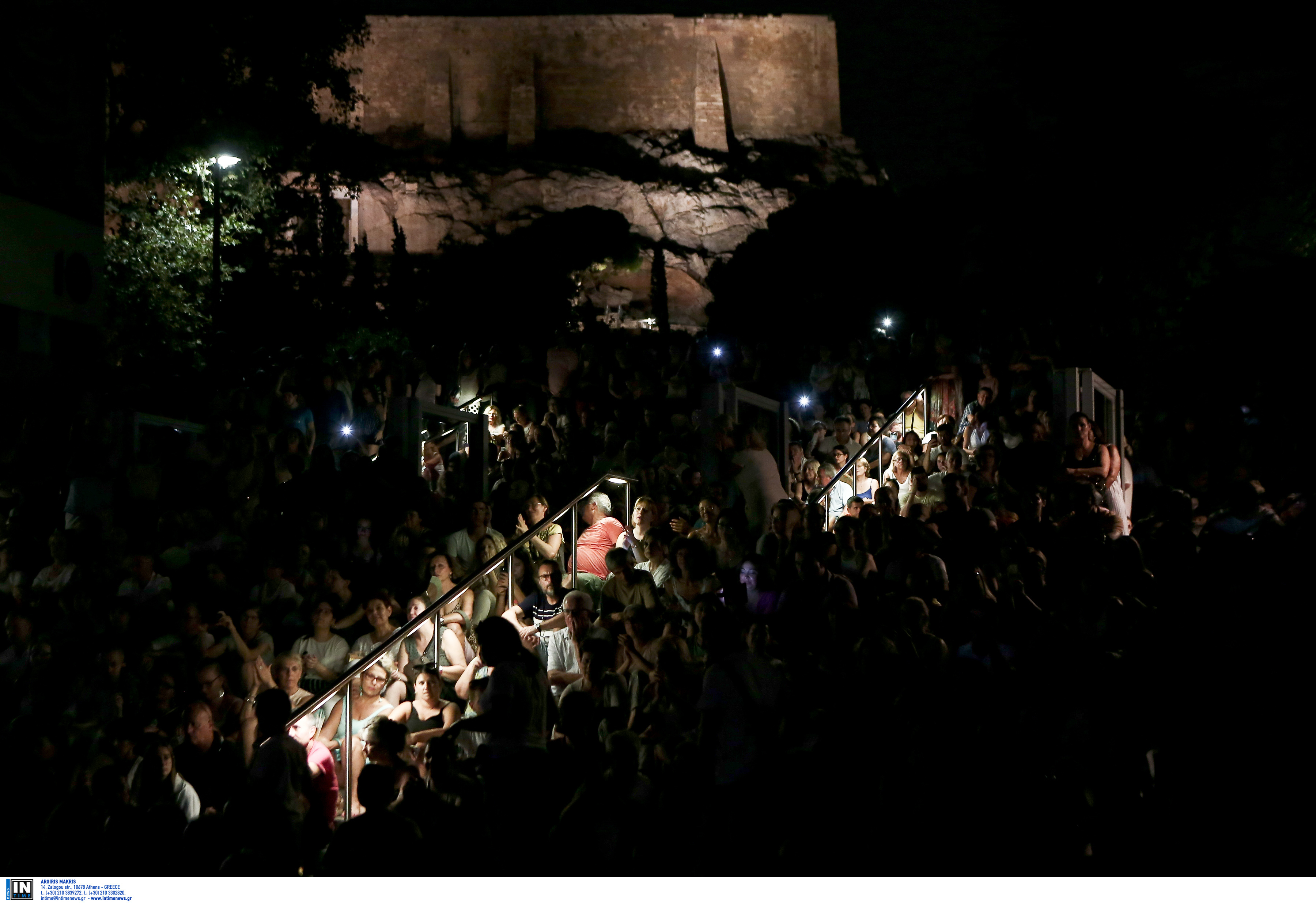 Μαγεύουν οι φωτογραφίες της αυγουστιάτικης Πανσελήνου-7