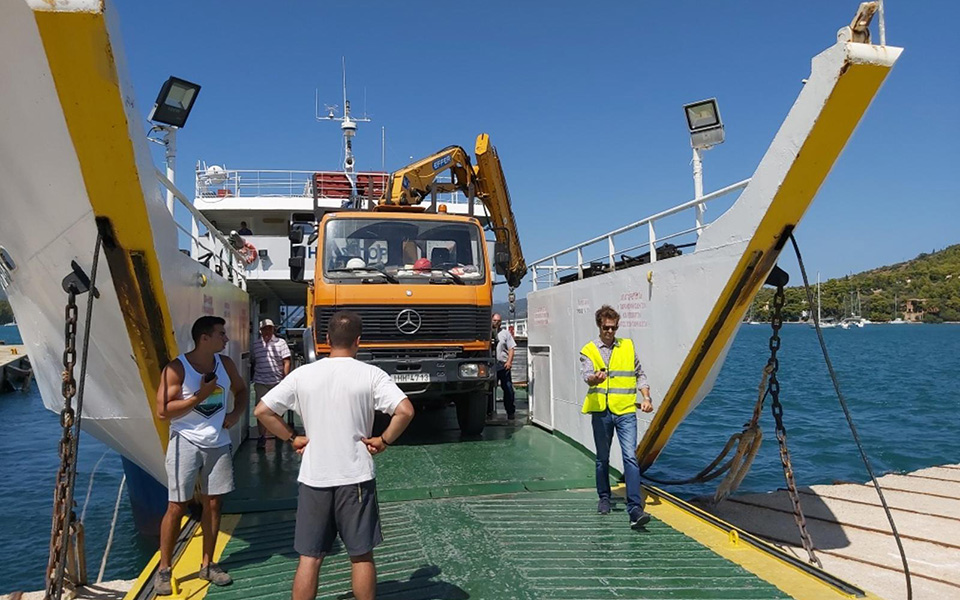 Σταδιακή η αποκατάσταση της ηλεκτροδότησης στον Πόρο – Οι πρώτες εικόνες της ατράκτου-1