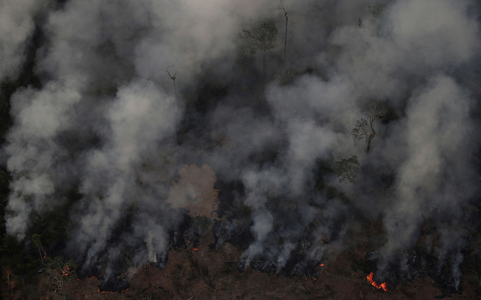 Βραζιλία: Ο ουρανός δεν σκοτεινιάζει ποτέ, καθώς ο Αμαζόνιος φλέγεται (φωτογραφίες)-5