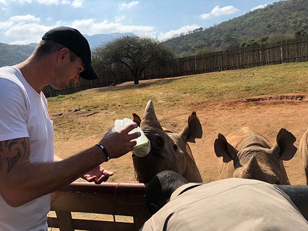 H HUBLOT συμβάλλει στη διάσωση των ρινόκερων της Αφρικής και της Ασίας-3