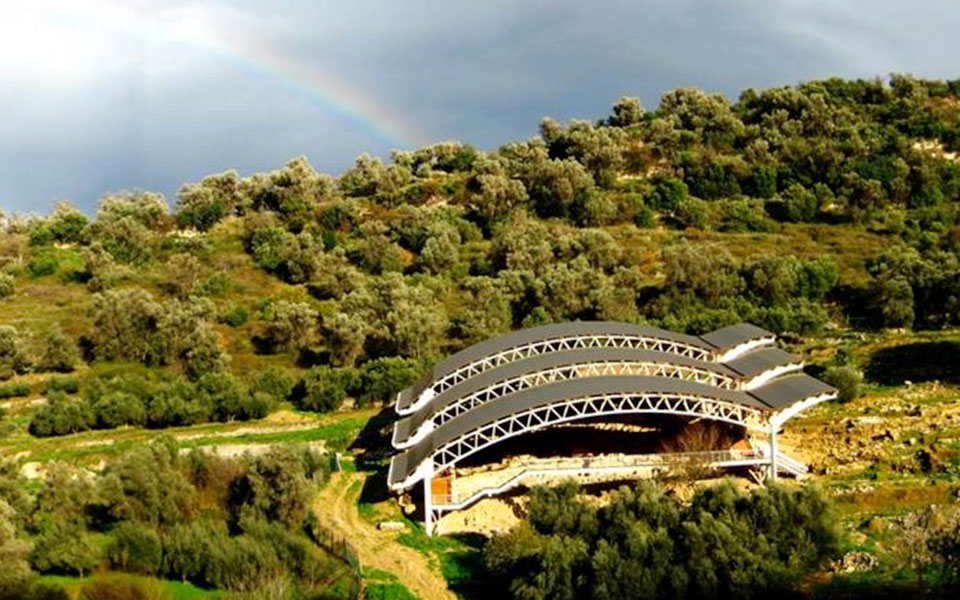 Παρασημοφόρηση του καθηγητή Νίκου Σταμπολίδη από την Ισπανία τον Σεπτέμβριο-1