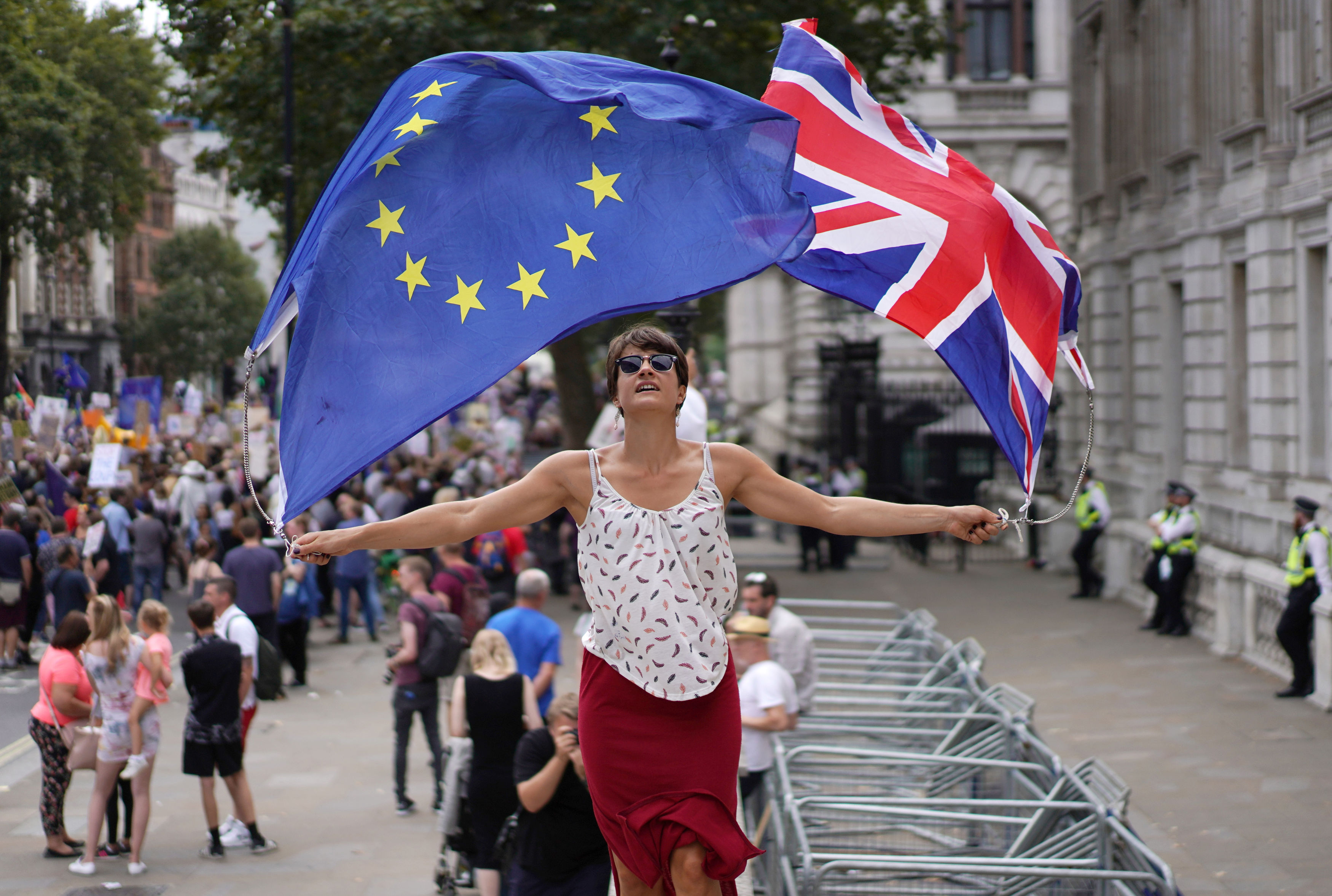 Συγκεντρώσεις σε όλη τη Βρετανία κατά της αναστολής λειτουργίας του κοινοβουλίου-1