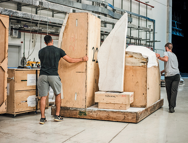 «Υπνοβάτις» σε… ξύλινα κουτιά-1