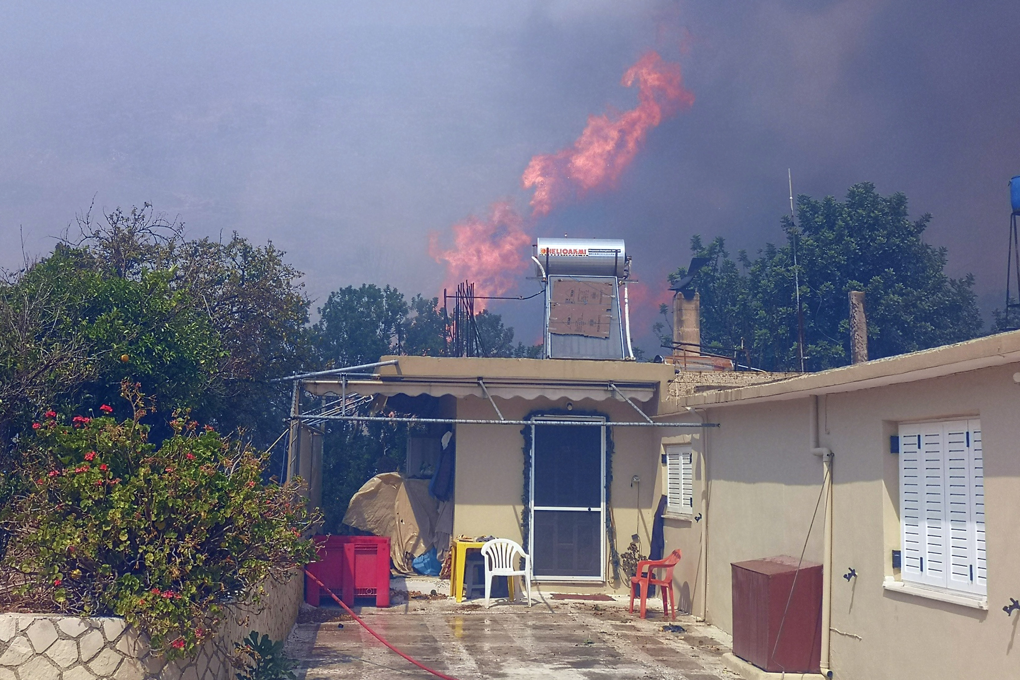 Δύσκολη νύχτα για τη Ζάκυνθο: σε κλοιό προστασίας το Κεχρί από επίγειες δυνάμεις (φωτογραφίες – βίντεο)-5