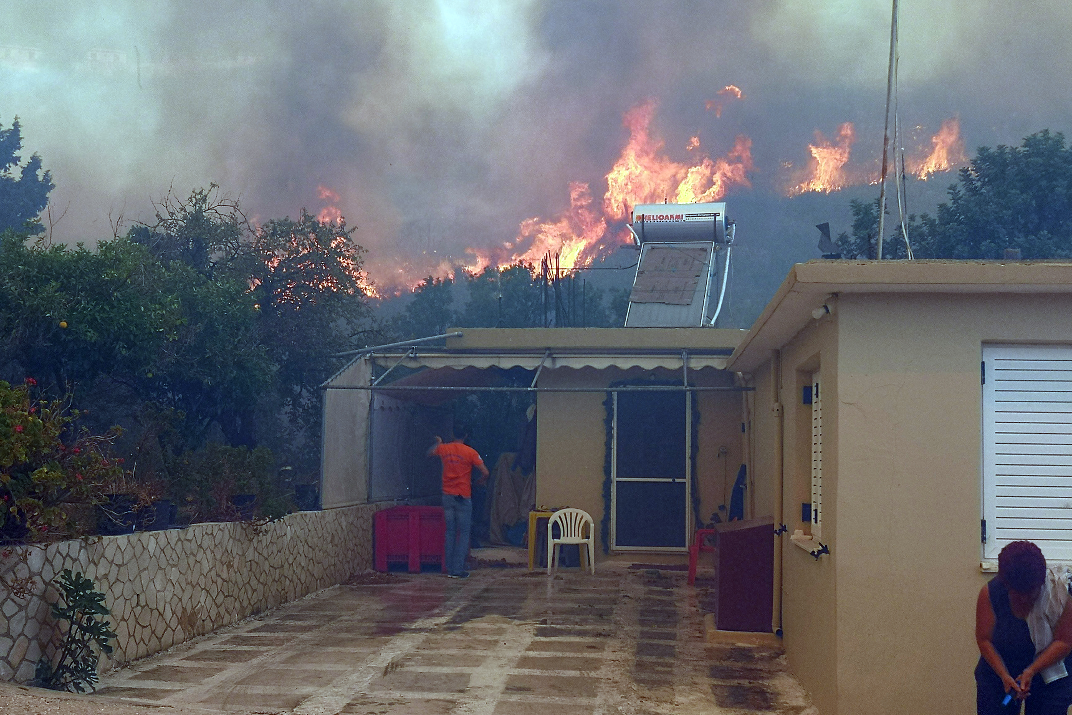 Δύσκολη νύχτα για τη Ζάκυνθο: σε κλοιό προστασίας το Κεχρί από επίγειες δυνάμεις (φωτογραφίες – βίντεο)-4