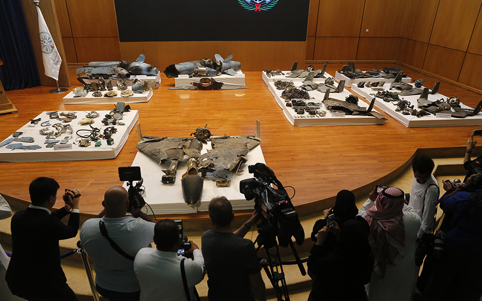 «Αποδείξεις ιρανικής εμπλοκής» στην επίθεση κατά του διυλιστηρίου παρουσίασε η Σαουδική Αραβία (φωτογραφίες)-2