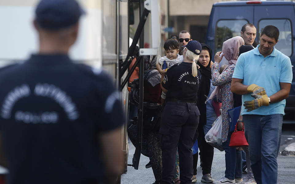 Ολοκληρώθηκε η επιχείρηση της EΛ.ΑΣ στα δύο υπό κατάληψη κτίρια στην Αχαρνών (φωτογραφίες)-6