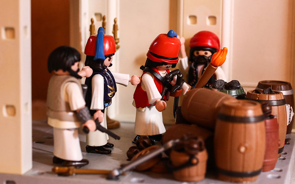 Τα Playmobil… σηκώνουν το λάβαρο-4