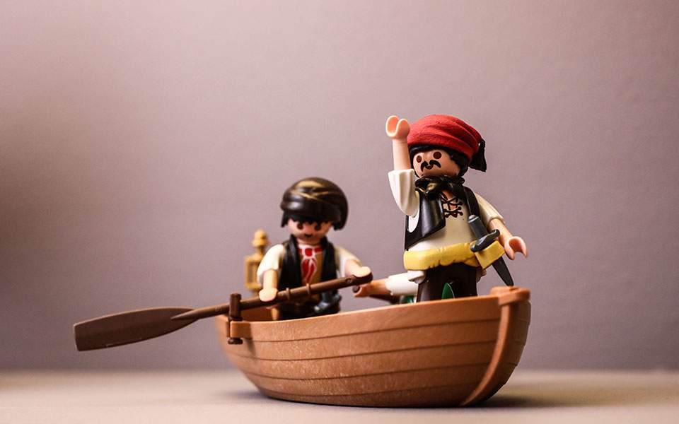 Τα Playmobil… σηκώνουν το λάβαρο-1