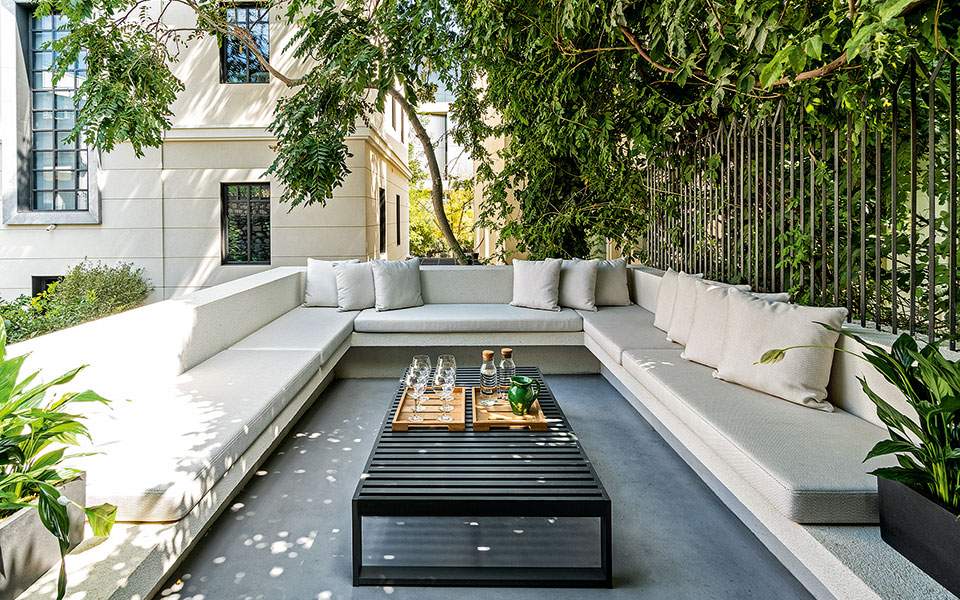 Το νέο αθηναϊκό σπίτι στη σκιά της Ακρόπολης-4