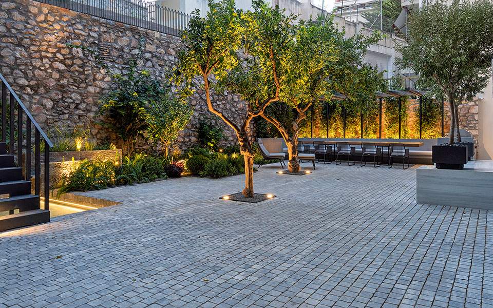 Το νέο αθηναϊκό σπίτι στη σκιά της Ακρόπολης-5