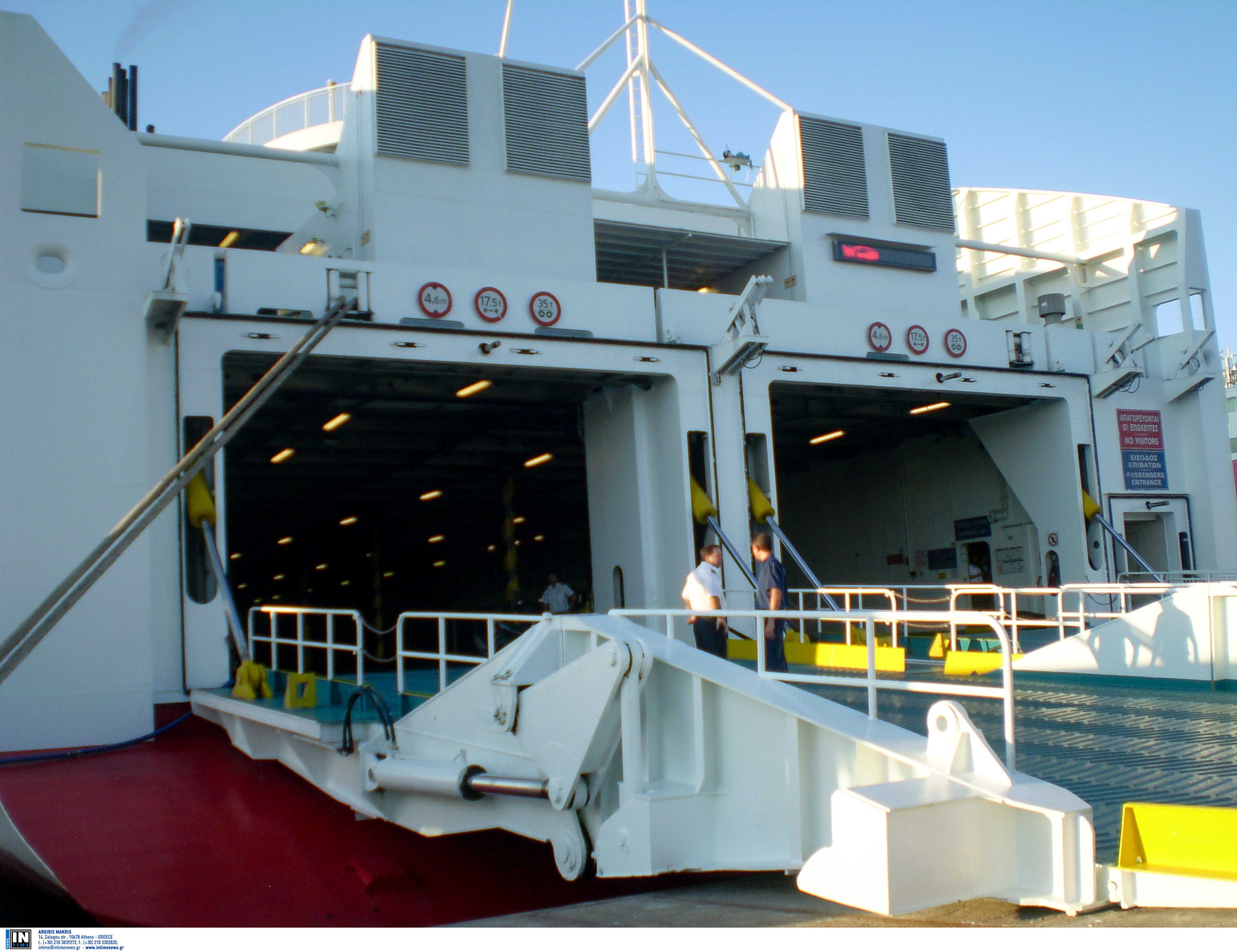 Ηγουμενίτσα: Ζημιές σε φορτηγά και εμπορεύματα από την πυρκαγιά στο πλοίο Olympic Champion (φωτογραφίες-βίντεο)-2