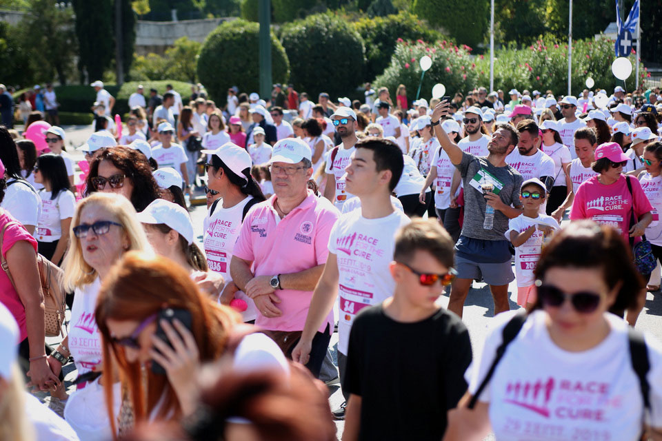 Χιλιάδες κόσμου στον αγώνα ενάντια στον καρκίνο του μαστού στο κέντρο της Αθήνας (φωτογραφίες)-5