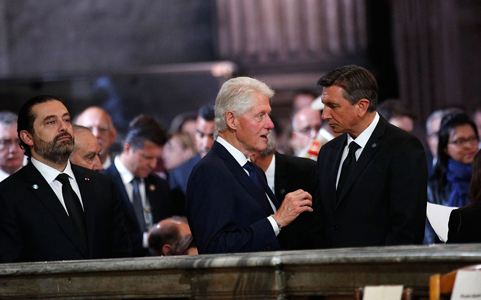 H Γαλλία αποχαιρετά τον Ζακ Σιράκ (φωτογραφίες – video)-2