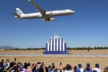Με μια μοναδική αεροπορική έκπληξη η AEGEAN συμμετείχε στο Athens Flying Week-1