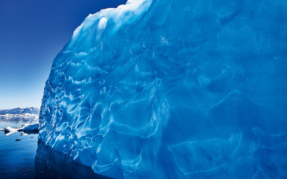 Ανάμεσα σε παγόβουνα-1