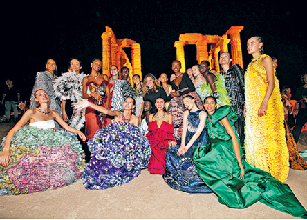 Τριάντα χρόνια «Ελπίδας» με φαντασμαγορικό ντεφιλέ Κατράντζου στο Σούνιο-1