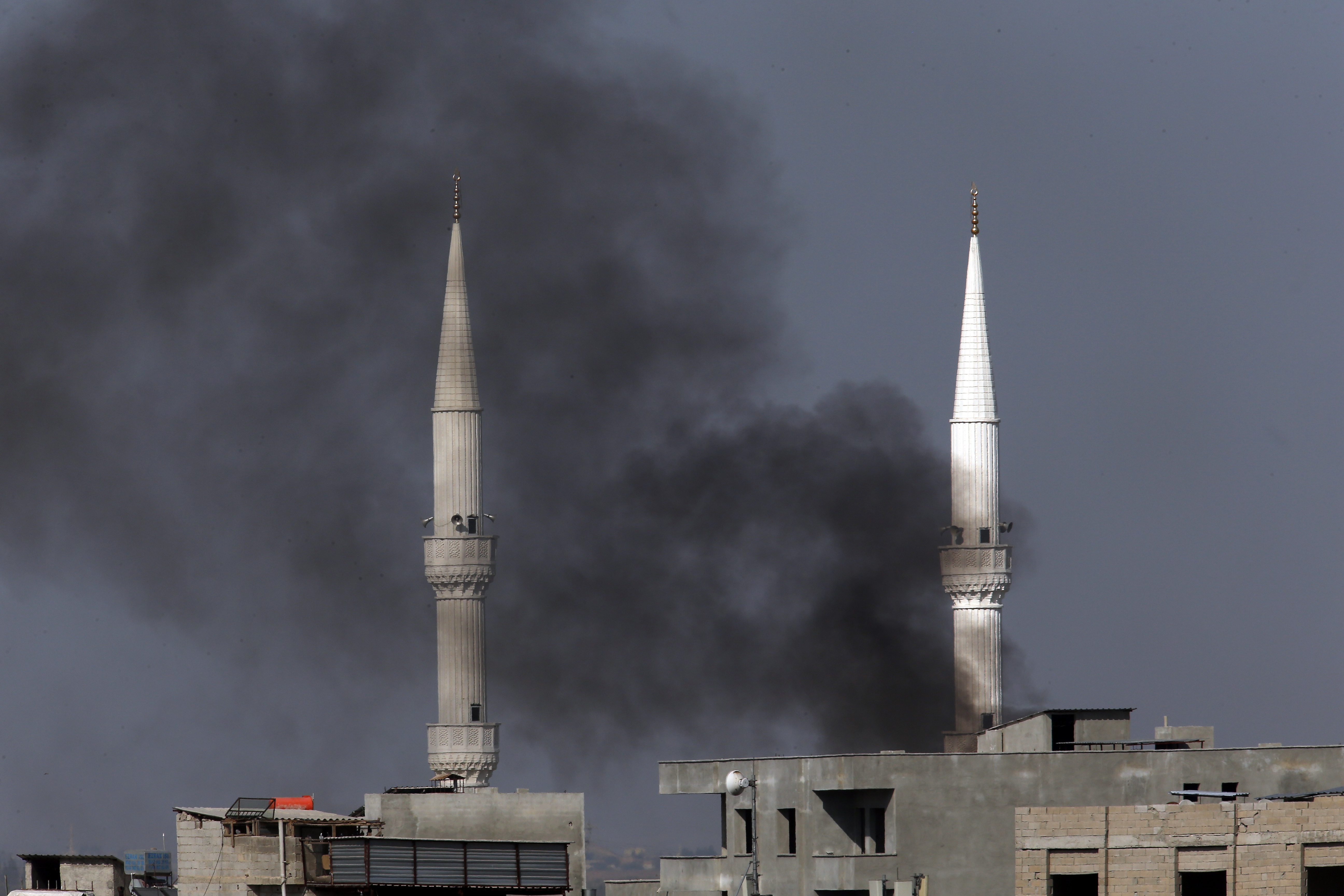 Κλιμακώνεται η σύρραξη στα σύνορα της Συρίας – Φόβοι για 60.000 εκτοπισμένους-3