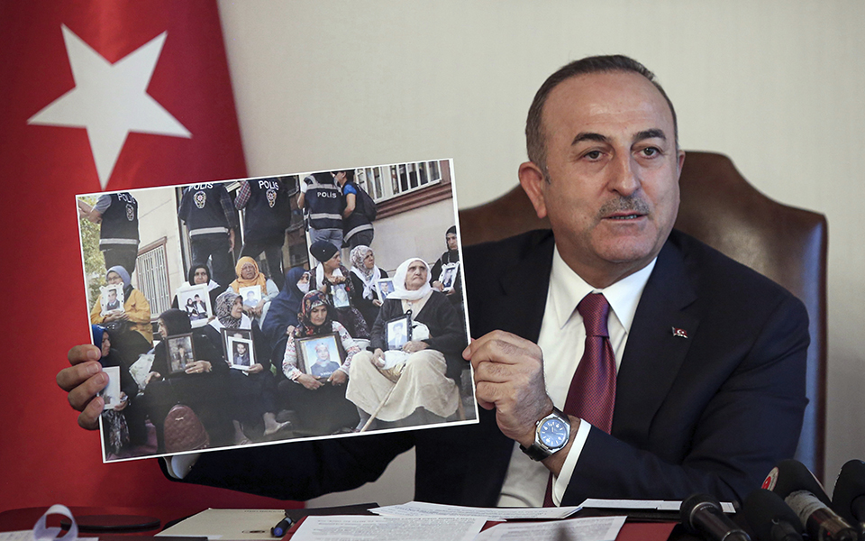 Τουρκία: Εχουμε ευθύνη για τους κρατούμενους τζιχαντιστές μόνο στη «ζώνη ασφαλείας» – Κλιμακώνεται η σύρραξη στα σύνορα-1