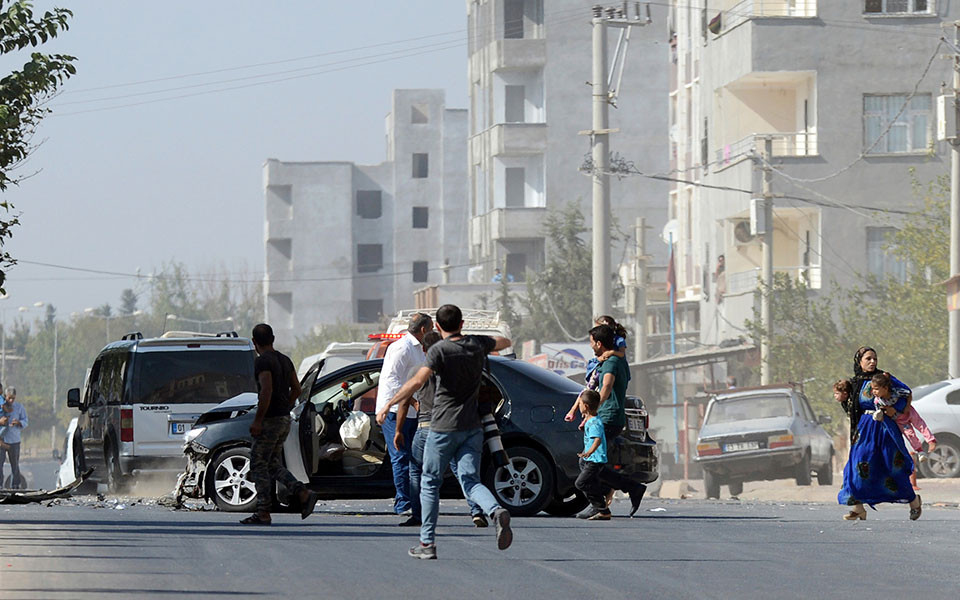 Κλιμακώνεται η σύρραξη στα σύνορα της Συρίας – Φόβοι για 60.000 εκτοπισμένους-1