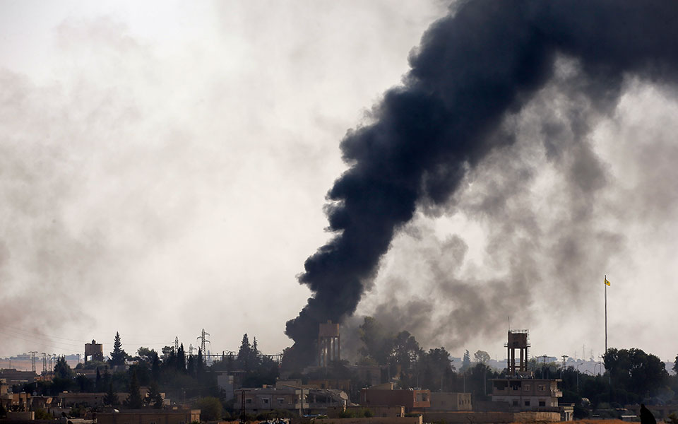 Κλιμακώνεται η σύρραξη στα σύνορα της Συρίας – Φόβοι για 60.000 εκτοπισμένους-2