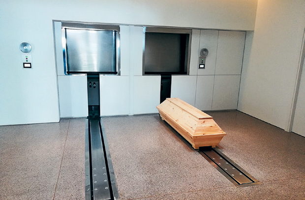 Πρώτη φορά αποτέφρωση νεκρών στην Ελλάδα-2