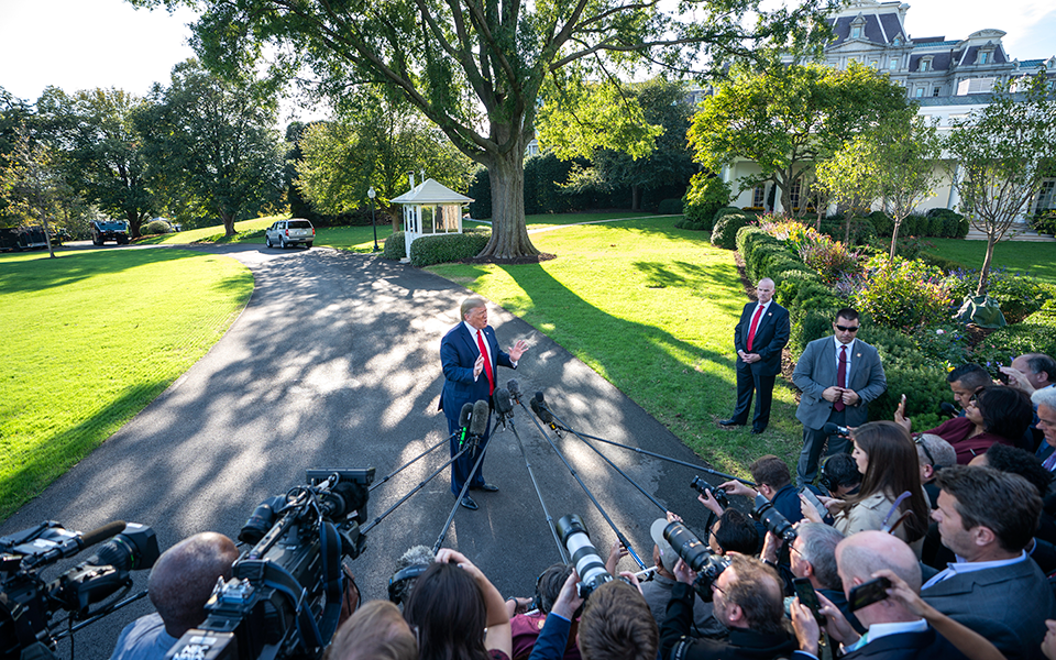 Με αποστολή χιλιάδων στρατευμάτων στη Συρία απειλεί ο Τραμπ – Για τουλάχιστον 200 νεκρούς αντάρτες κάνει λόγο η Αγκυρα-1