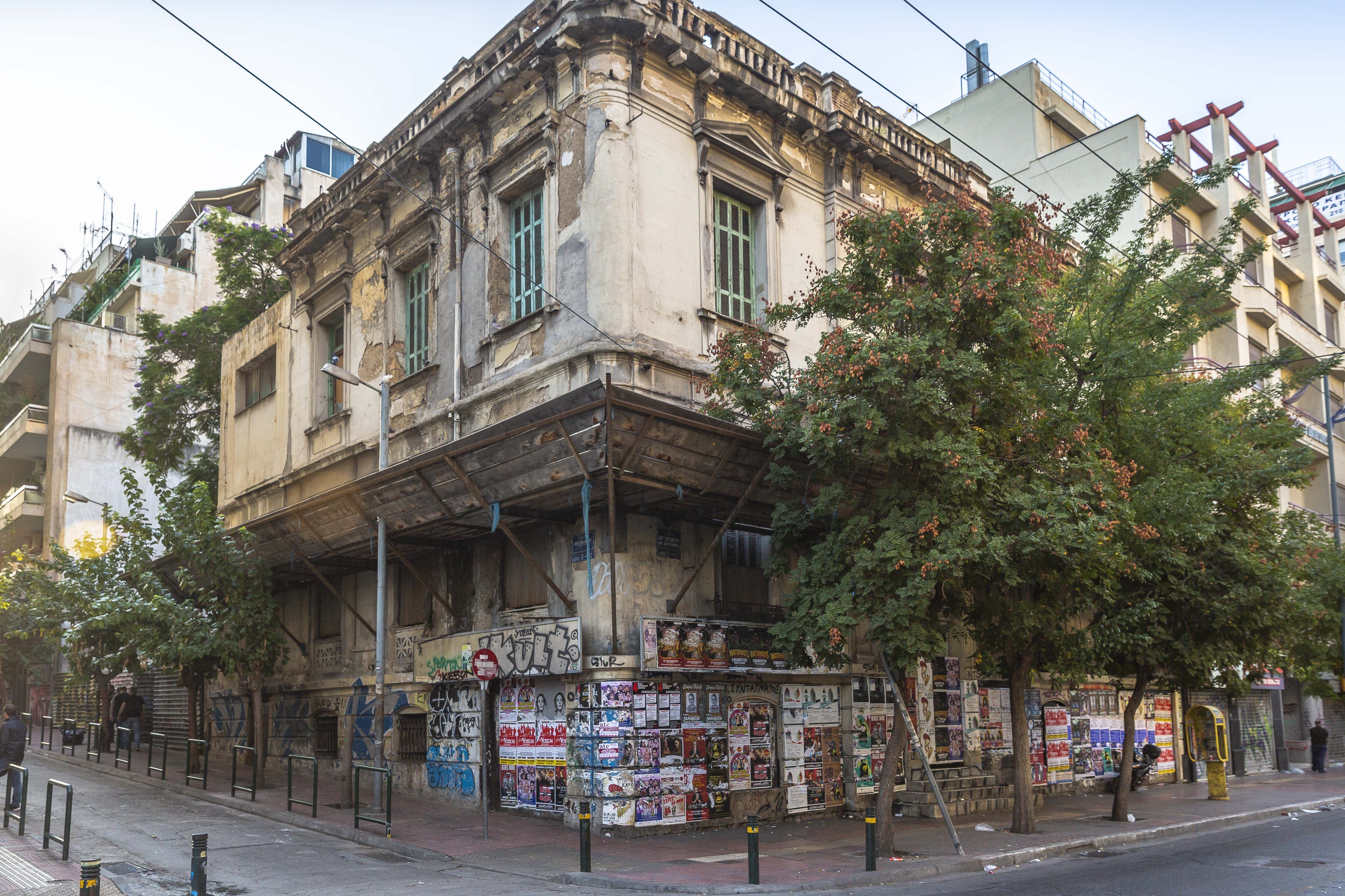 «Σούπερ μάρκετ» ναρκωτικών το ακατοίκητο κτίριο δίπλα στην ΑΣΟΕΕ – Πώς λειτουργούσε το κύκλωμα-1