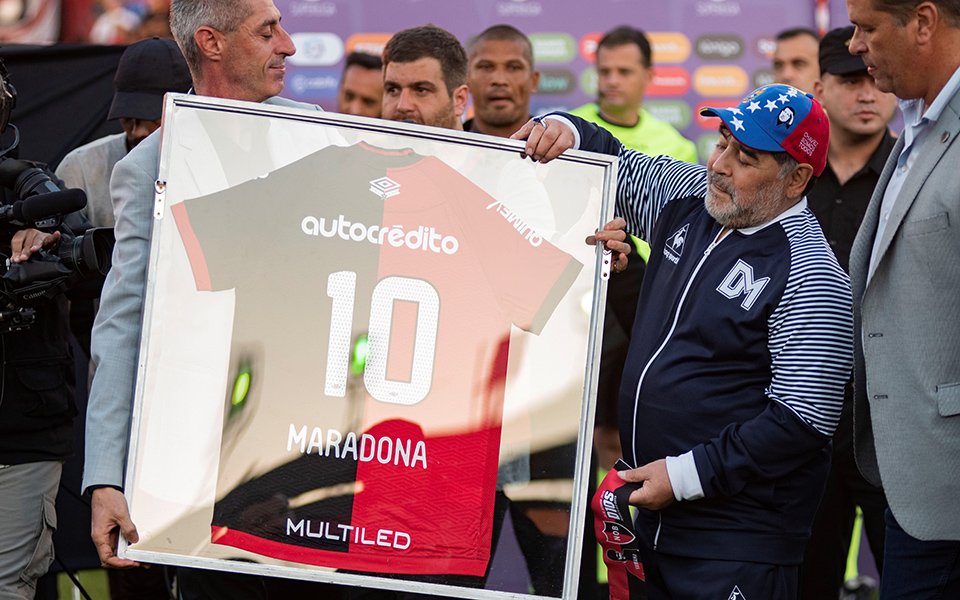 Γενέθλια σε θρόνο για τον Μαραντόνα (βίντεο – φωτογραφίες)-2