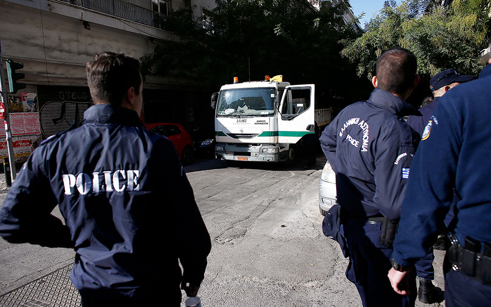 «Σφράγισε» το υπό κατάληψη κτίριο δίπλα στην ΑΣΟΕΕ η ΕΛ.ΑΣ. – Τέσσερις προσαγωγές-2