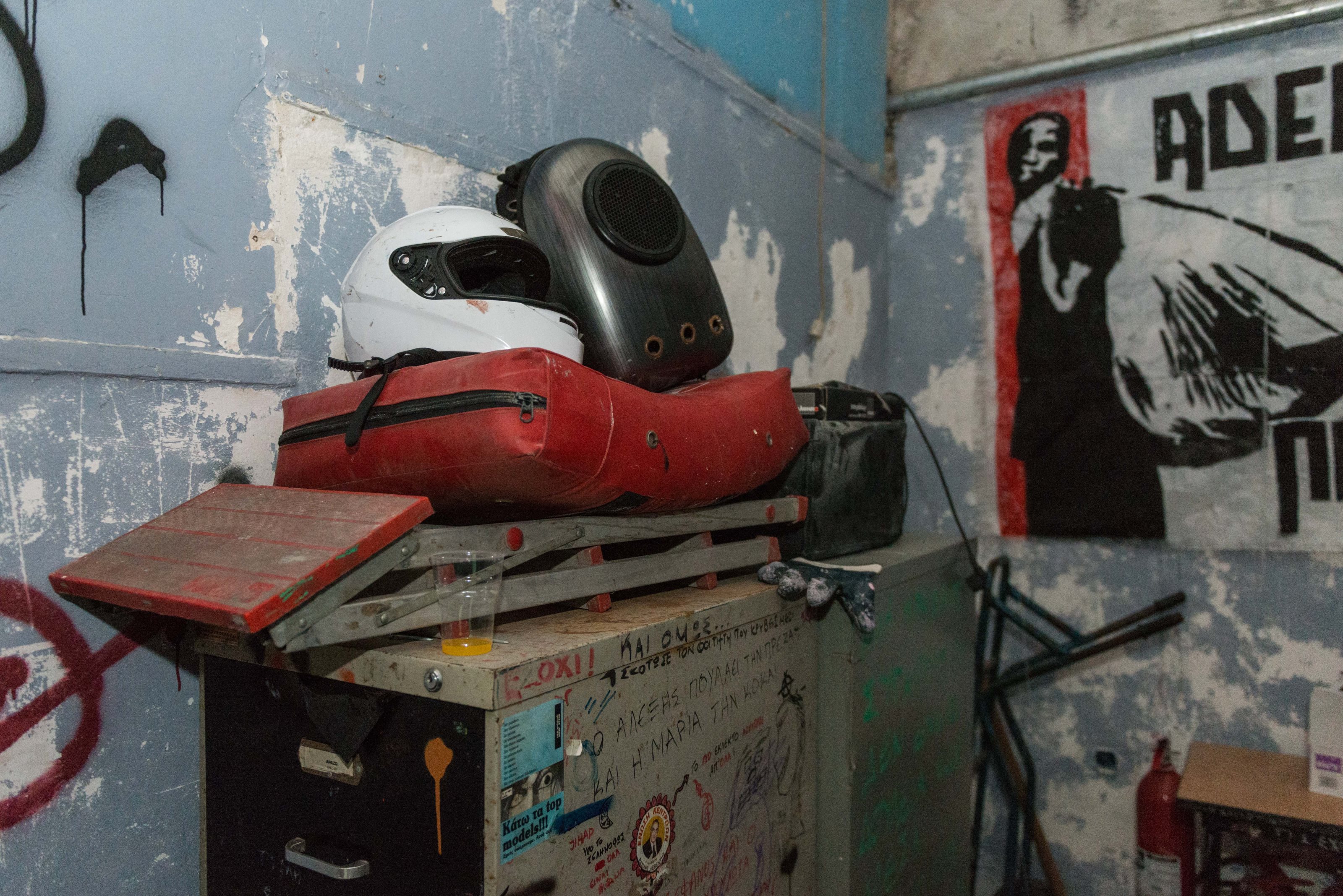 Αναστέλλει τη λειτουργία του Οικονομικού Πανεπιστημίου Αθηνών η Σύγκλητος μετά τον εντοπισμό της «γιάφκας»-1