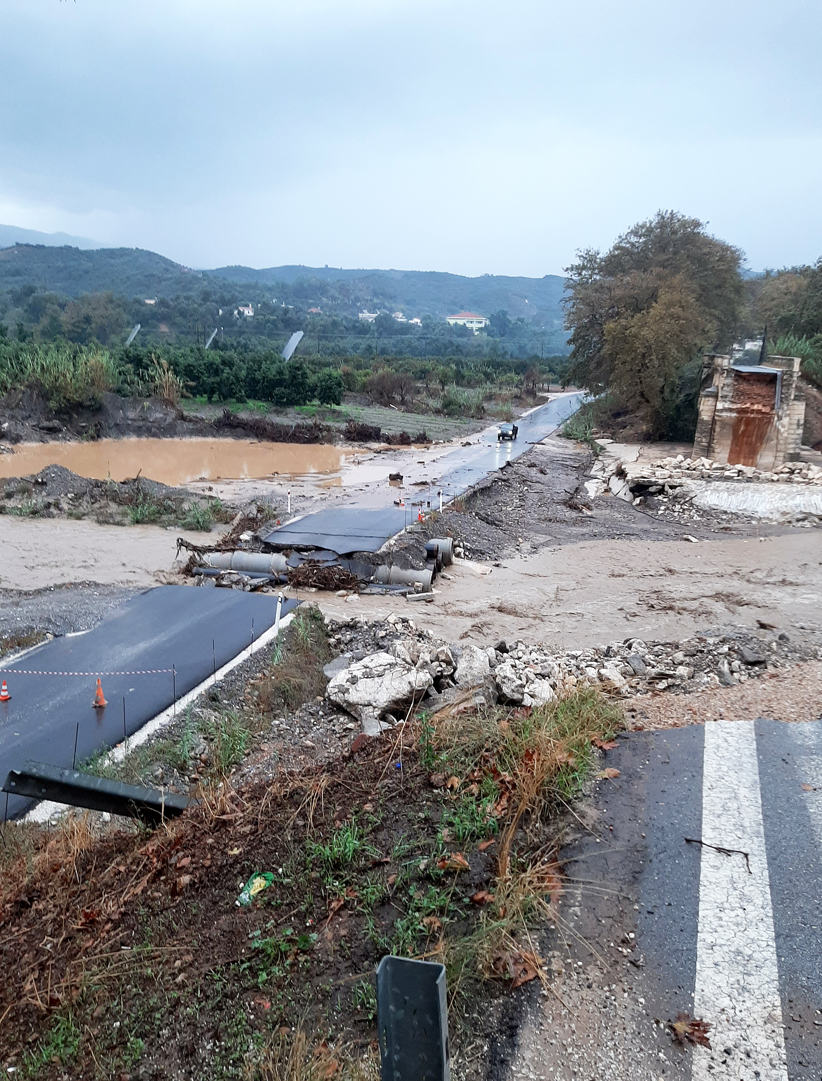 Καταστροφές σε Κέρκυρα, Κεφαλονιά και Χανιά από τη «Βικτώρια»-4