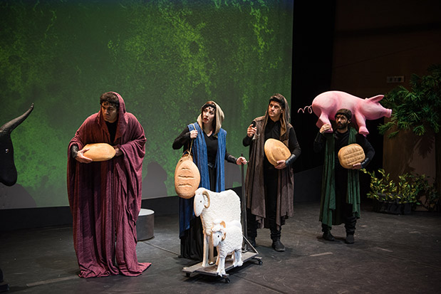 “Ο Θησέας και ο Μινώταυρος” της Κάρμεν Ρουγγέρη-1