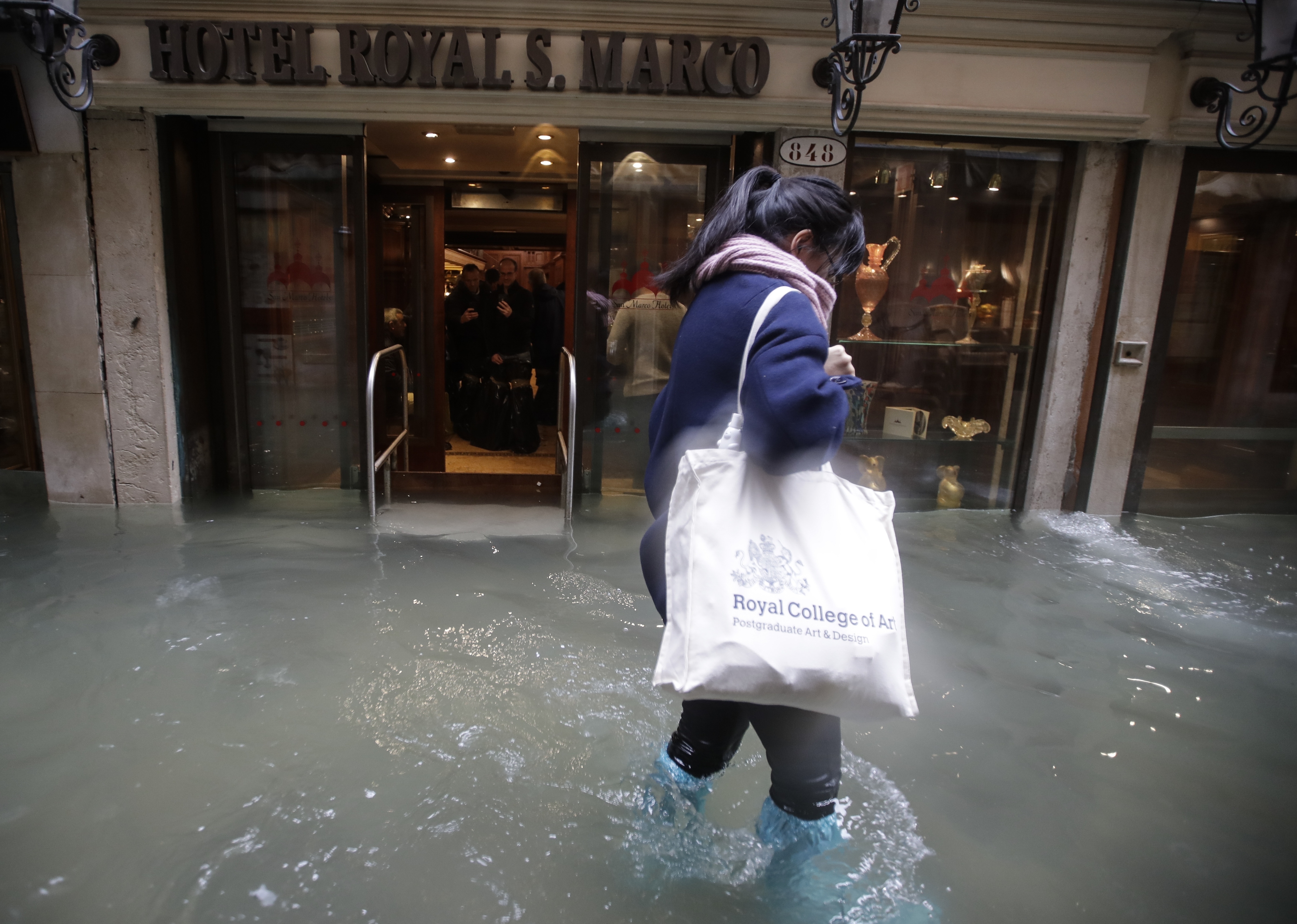 Βενετία: Eκλεισε η πλατεία του Αγίου Μάρκου ενόψει νέας πλημμύρας (φωτογραφίες)-1