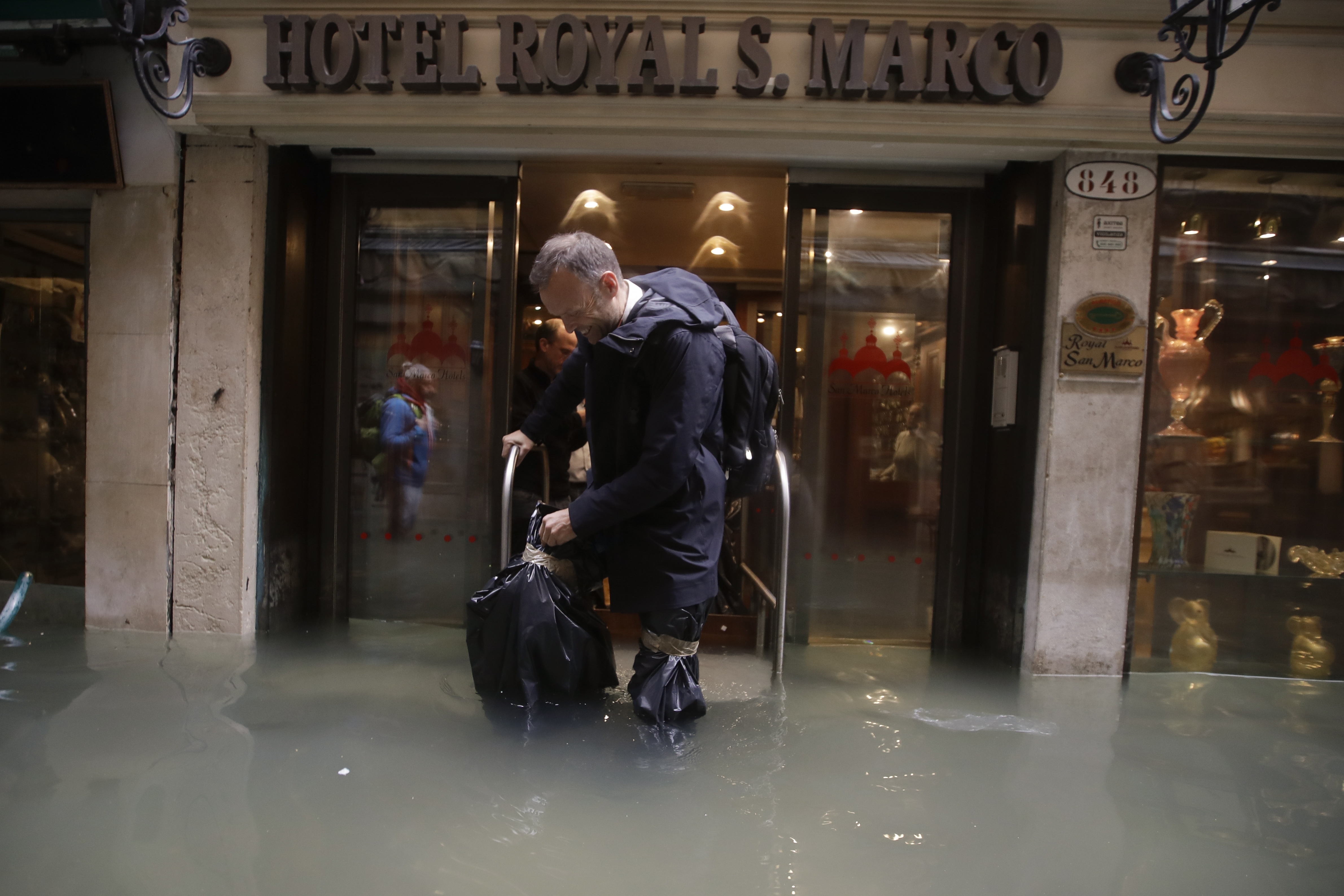 Βενετία: Eκλεισε η πλατεία του Αγίου Μάρκου ενόψει νέας πλημμύρας (φωτογραφίες)-5