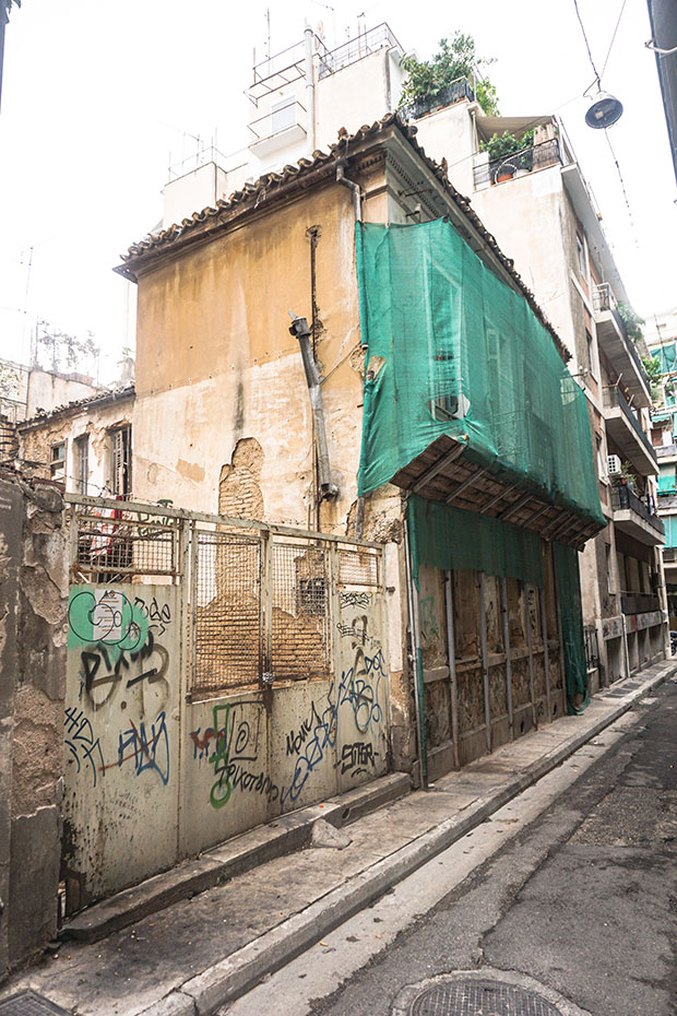 Το φασκιωμένο σπίτι της οδού Φωκαίας-1