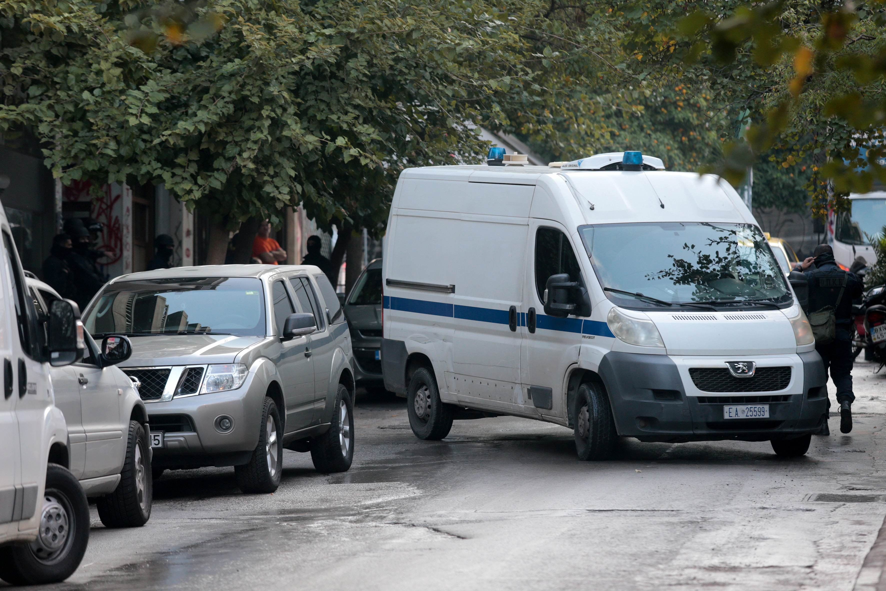 Σε εξέλιξη επιχείρηση της αστυνομίας στα Εξάρχεια (φωτογραφίες)-1