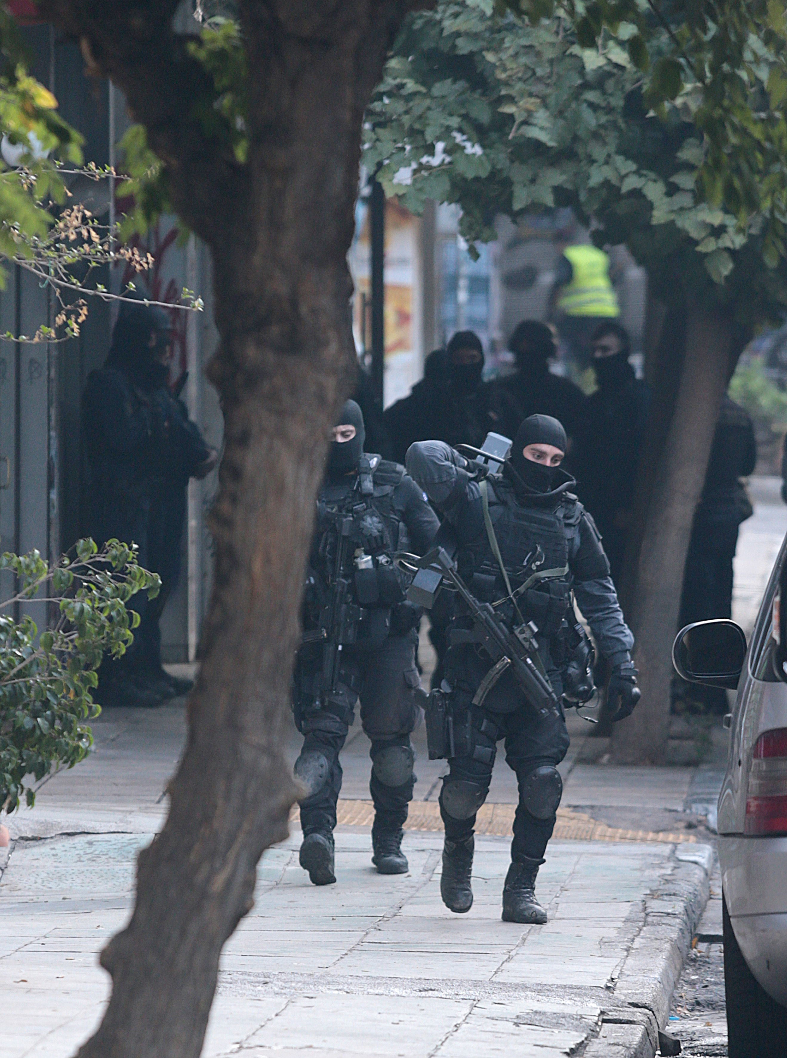 Σε εξέλιξη επιχείρηση της αστυνομίας στα Εξάρχεια (φωτογραφίες)-3